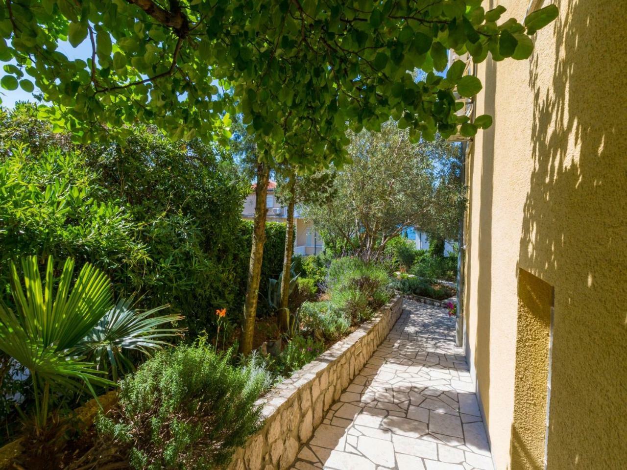 Apartments Neno Crikvenica Exterior foto